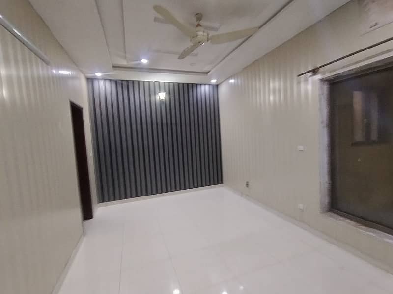 Ground Portion for rent in G15 size 12 Marla water gas electricity All facilities separate gas electricity meters Near to mini market masjid park Best location More Five options available 2