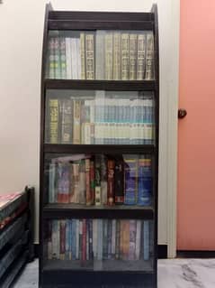 2 bookshelf hai aik 5ft ka dosra 6 ft ka