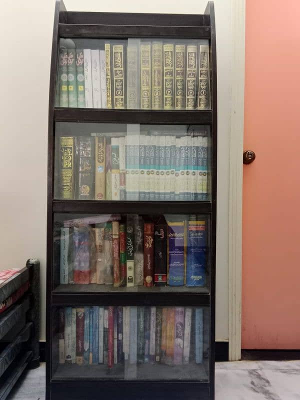 2 bookshelf hai aik 5ft ka dosra 6 ft ka 2