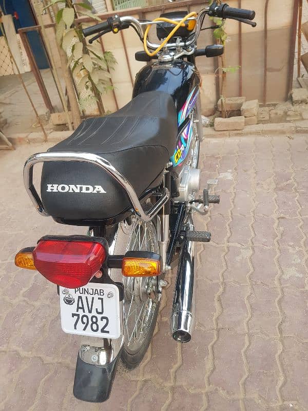 Honda CD 70 2024 5