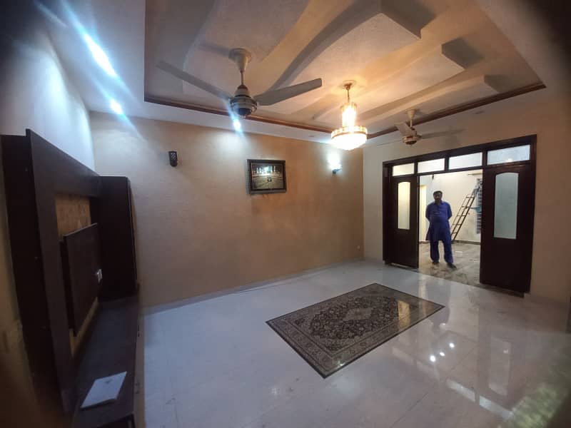 20 Marla House For Rent Available In Valencia Housing Society Lahore Bijli Pani Gas Available 4