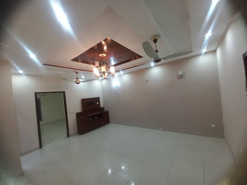 20 Marla House For Rent Available In Valencia Housing Society Lahore Bijli Pani Gas Available 6