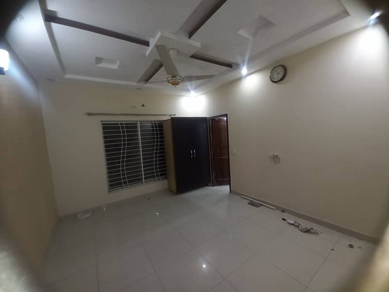 20 Marla House For Rent Available In Valencia Housing Society Lahore Bijli Pani Gas Available 7