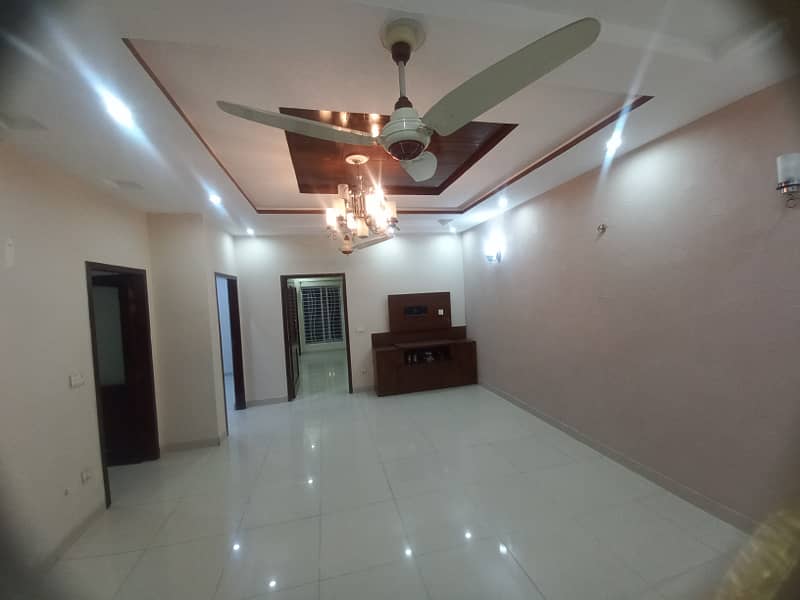 20 Marla House For Rent Available In Valencia Housing Society Lahore Bijli Pani Gas Available 8