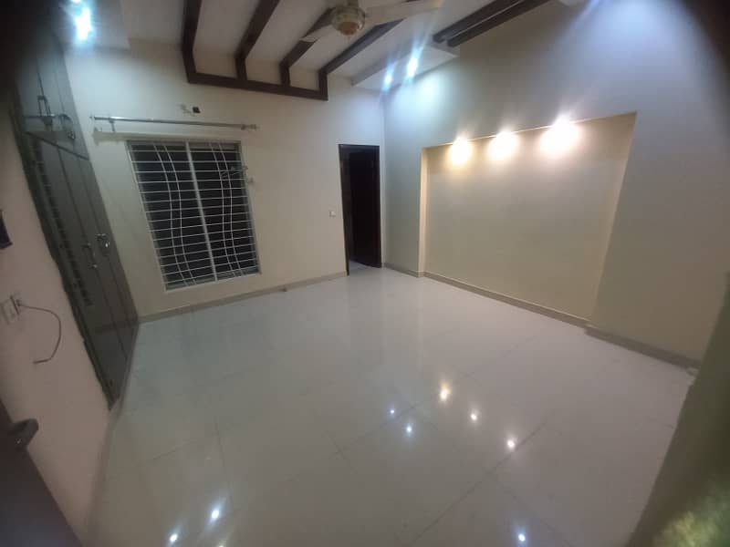 20 Marla House For Rent Available In Valencia Housing Society Lahore Bijli Pani Gas Available 14