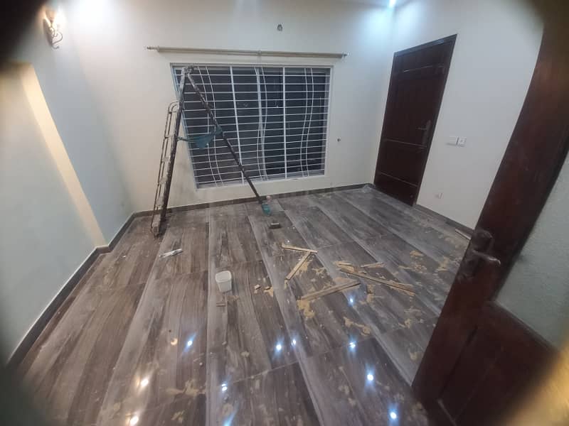 20 Marla House For Rent Available In Valencia Housing Society Lahore Bijli Pani Gas Available 18