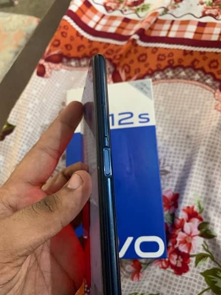 Vivo y12s 3 Ram 32 momey 4