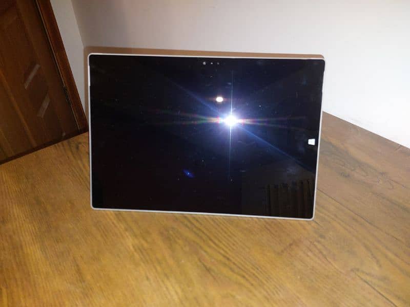 surface tablet with original charger [price negotiable] 0