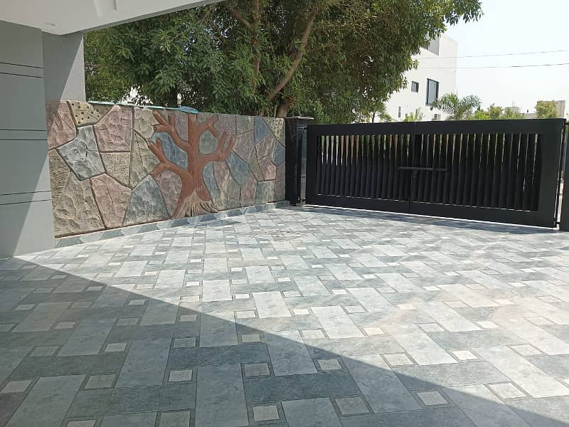 1 Kanal Luxury House Available For Rent In Nishtar Block Sector E Bahria Town Lahore 3