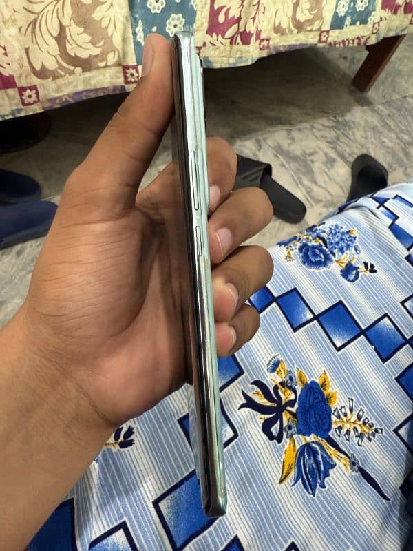 vivo v30 6