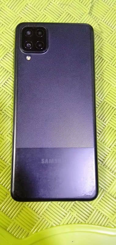 Samsung a12 4/64gb 1