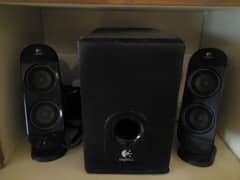 Logitech 2.1 Woofer Speakers