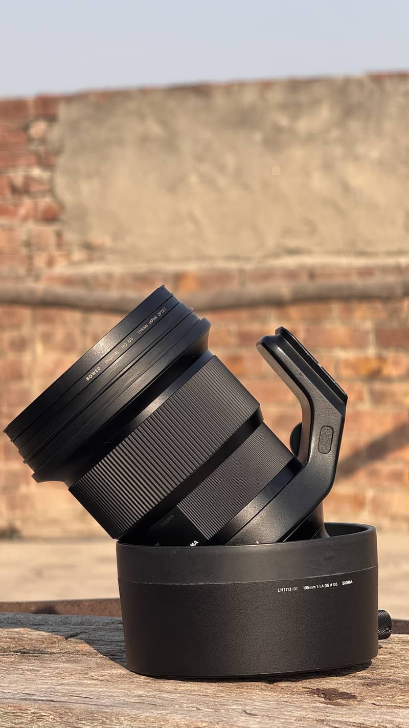 Sony Emount > Sigma 105mm 1.4 lens for sale urgent 1