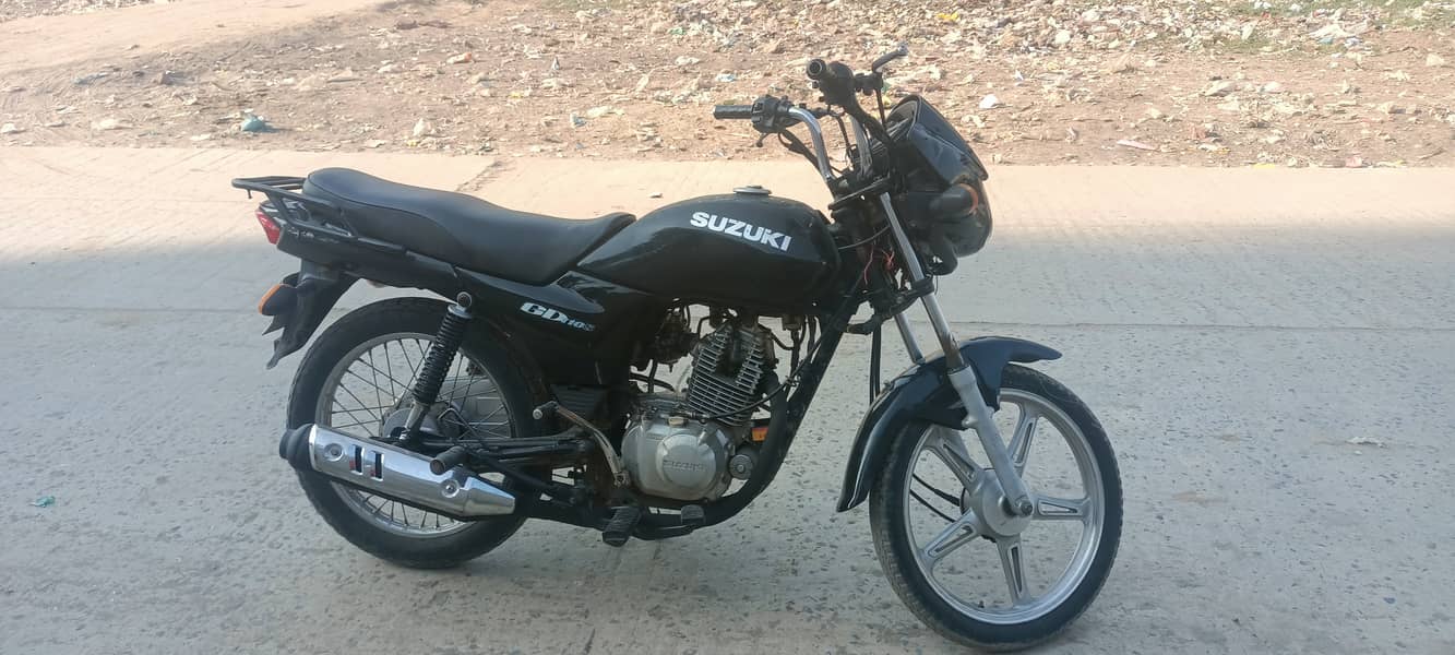 Suzuki 110s for sale all ok buttery charig honi hy selaf ok hy 6