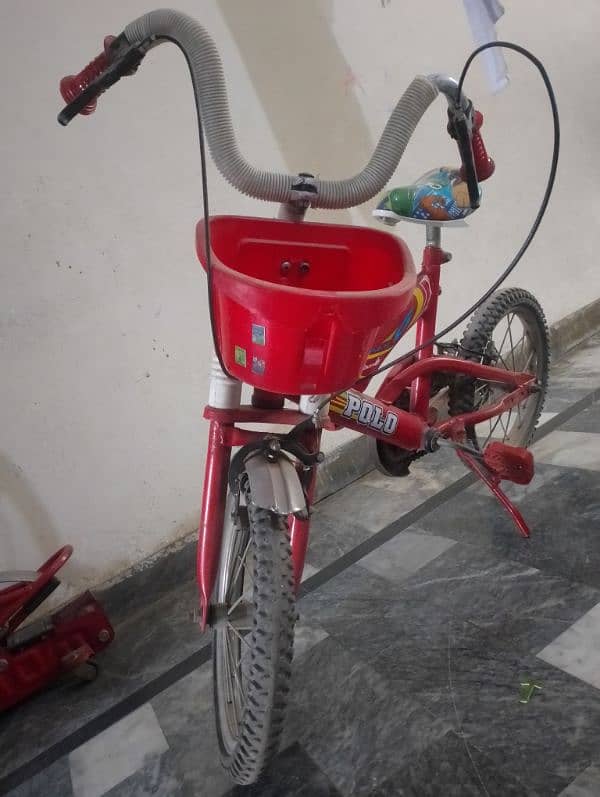 Kids bicycle in mint condition 0