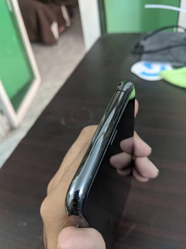 iPhone 11 Pro Max 256GB 4