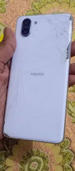 Aquos 6/128 just password bhool gaya ha or back bhi crack ha 2