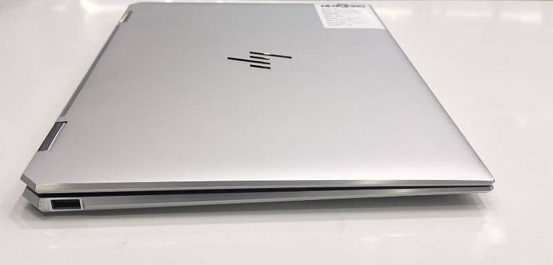 HP Spectre x360 Core i7 - 11th Gen 1