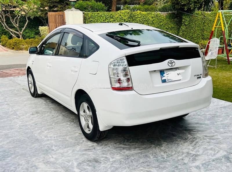 Toyota Prius 2010 4