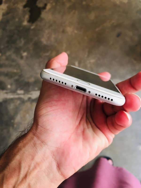 iPhone 8 256GB PTA 3