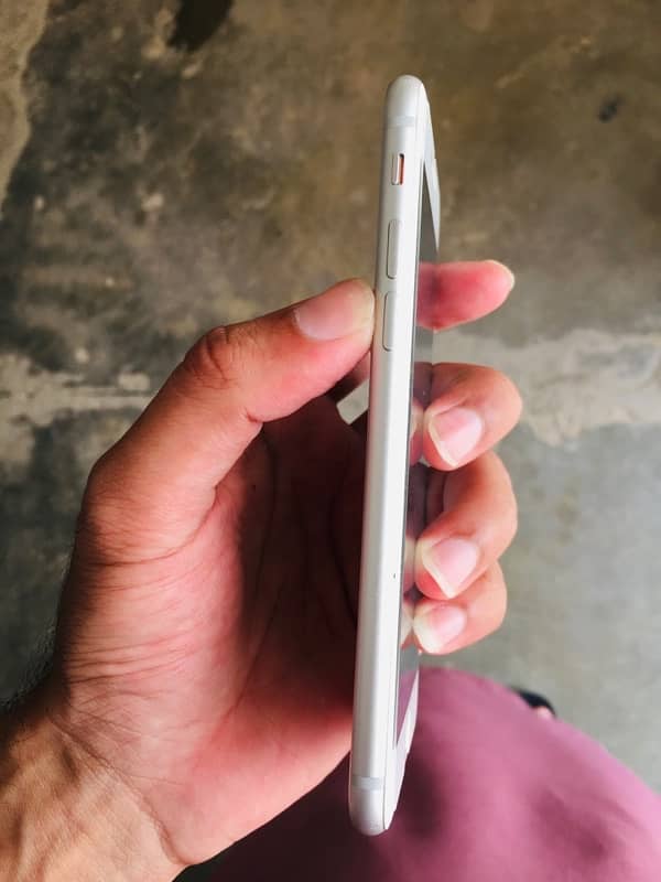 iPhone 8 256GB PTA 4