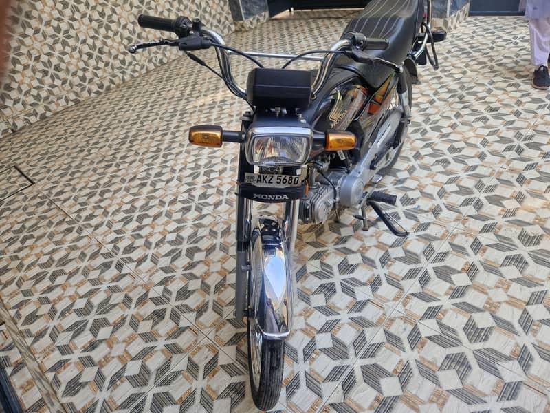 Honda CD 70 2022 3