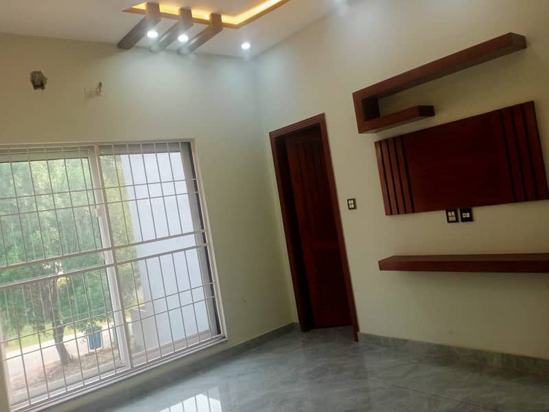 5 Marla Brand New House For Sale In Bahria Town - CC Block Bahria Town Canal Road Lahore 5