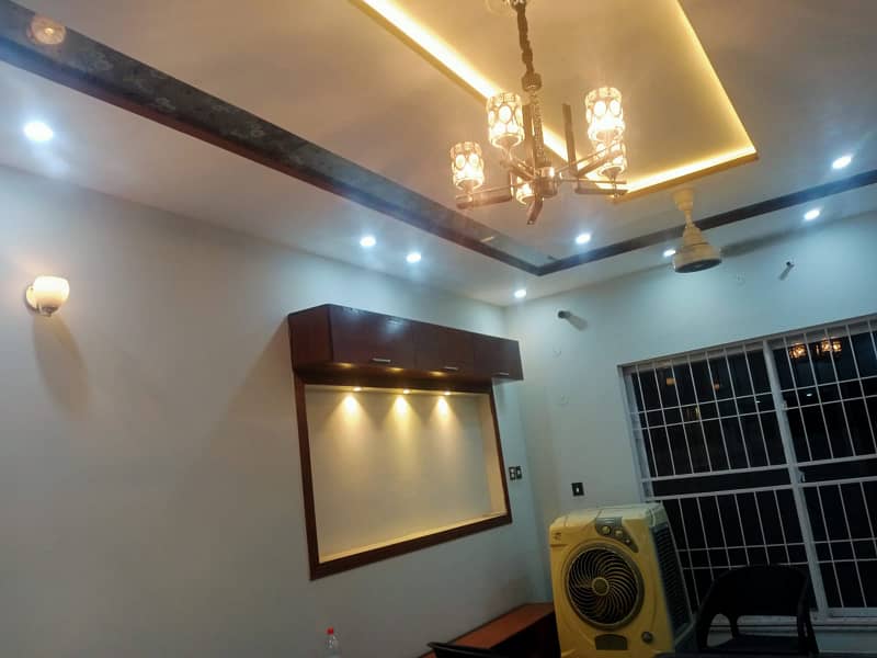 5 Marla Brand New House For Sale In Bahria Town - CC Block Bahria Town Canal Road Lahore 10