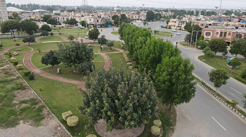 10 Marla Residential Corner Plot For Sale In Lake City - Sector M2-A Raiwind Road Lahore 12