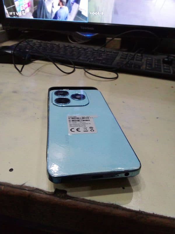 Tecno spark 20 8+8 x 128 4