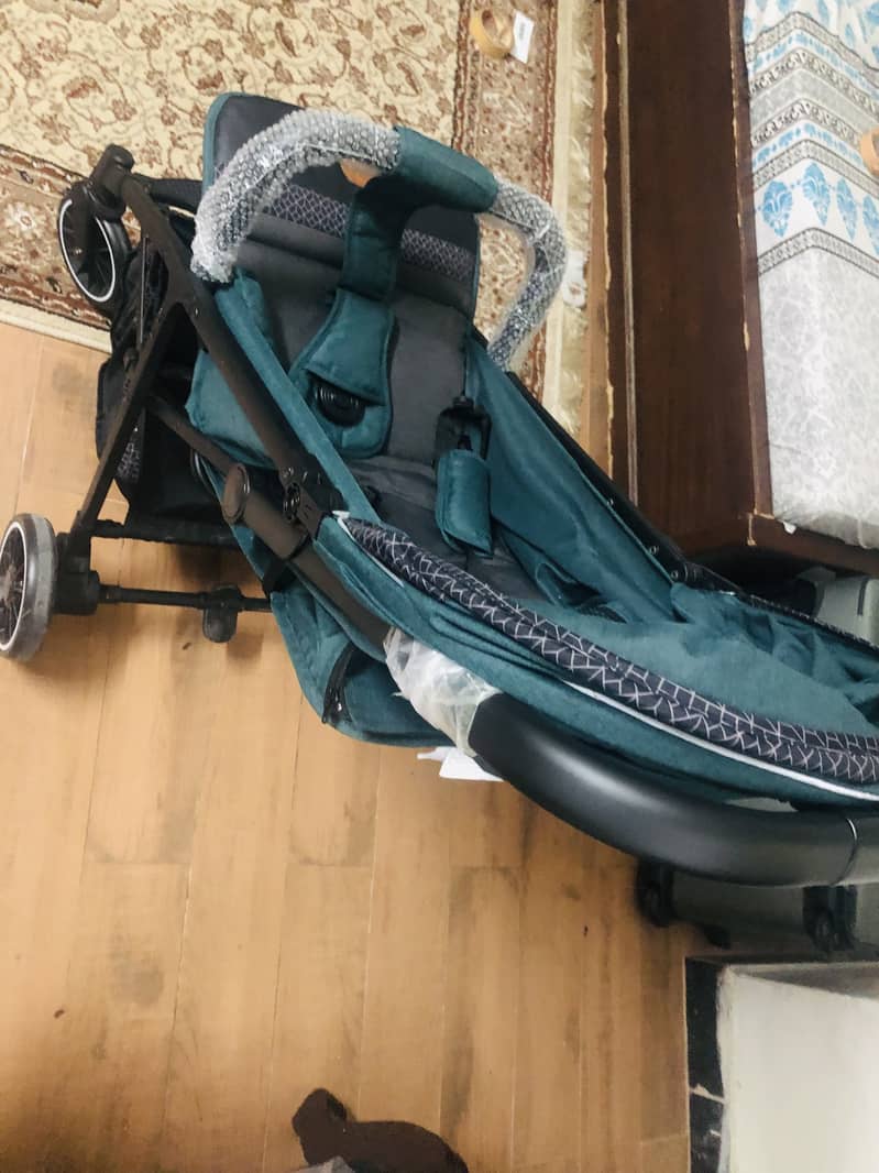 Branded baby pram new 0