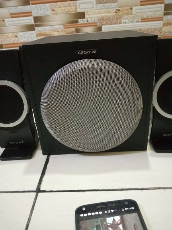 creative 4.1 Bluetooth speakers 4