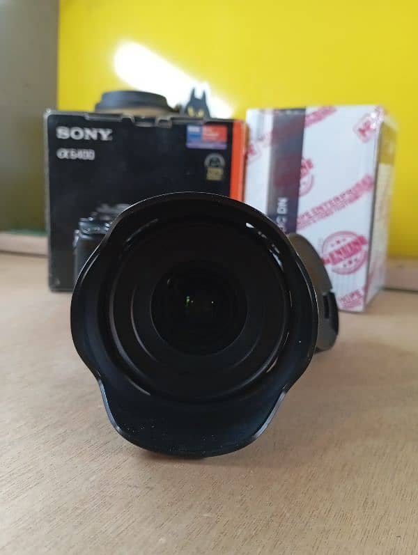 Sony 6400 with 16mm 4