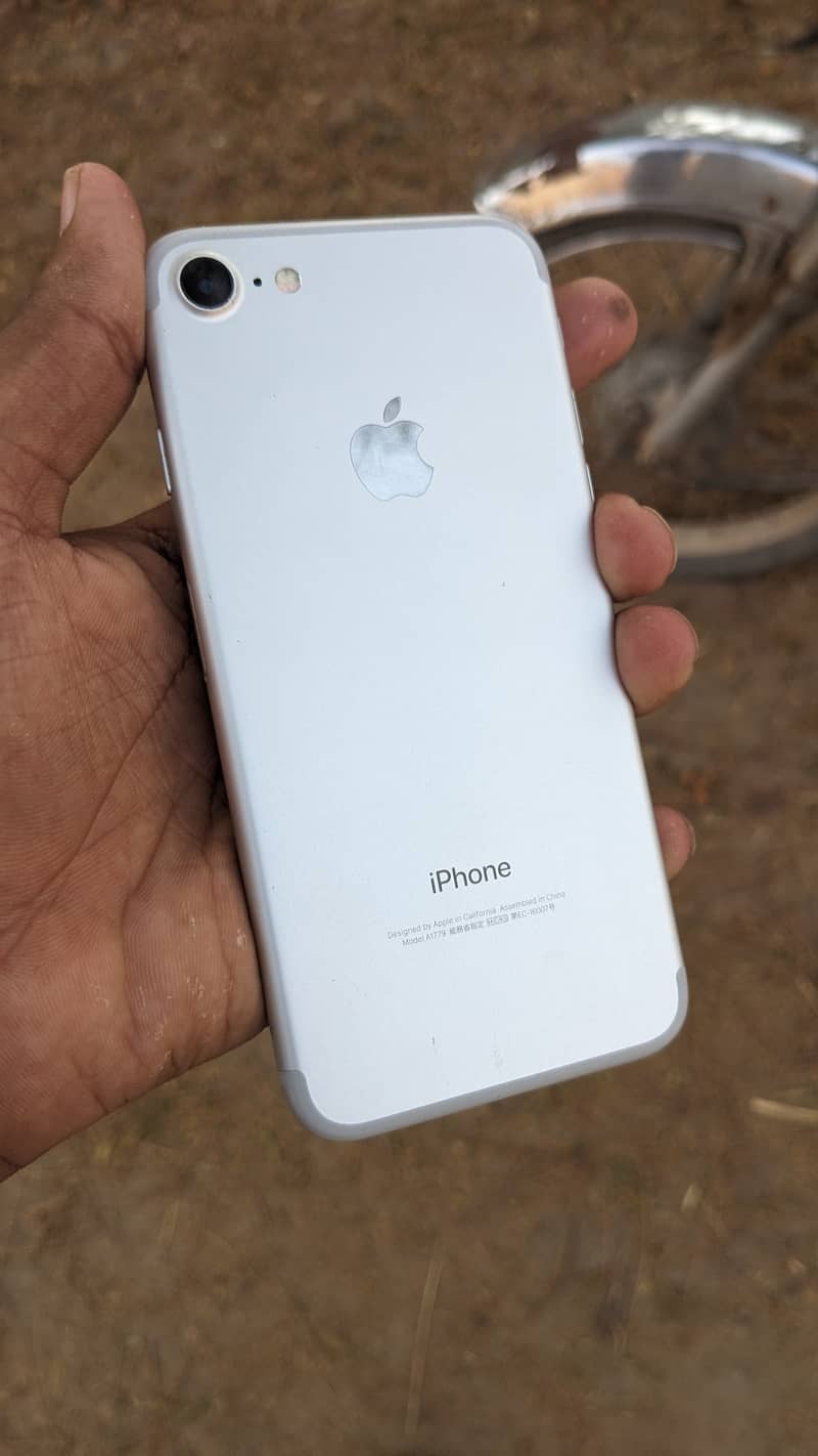 I PHONE 7 128 GB 6