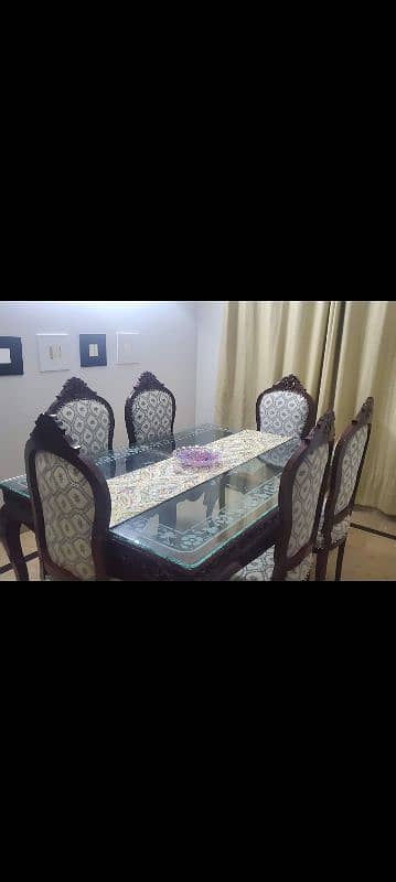 6 seater dining table 0