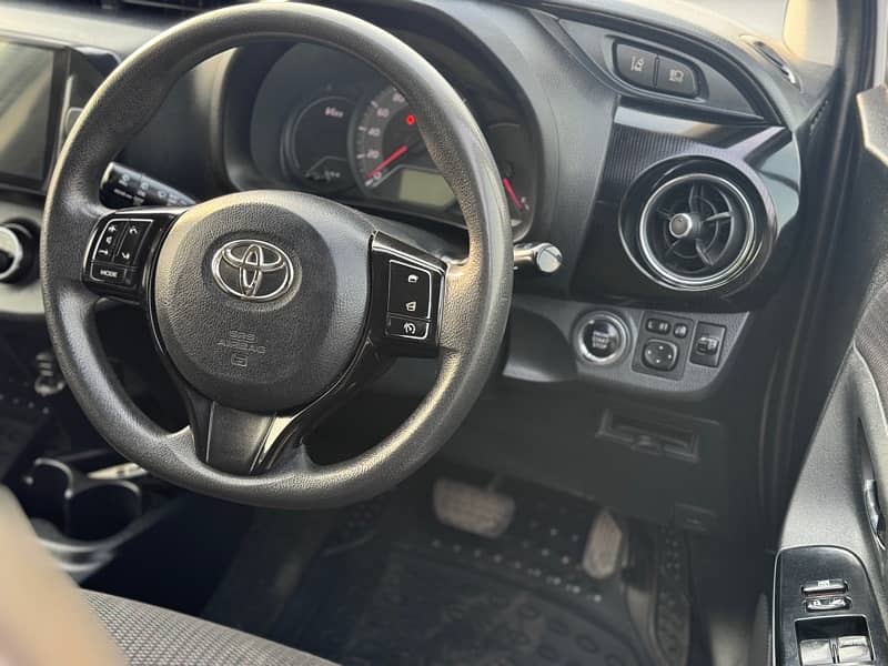 Toyota Vitz 2018 full opection 2