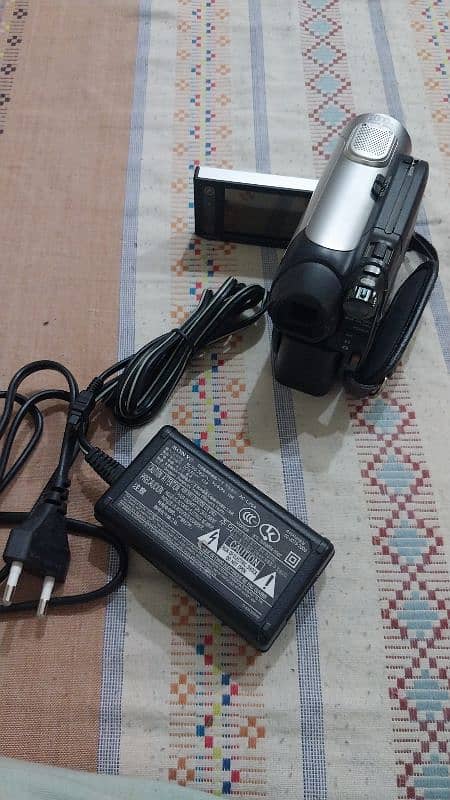 Handycam like new condition 3