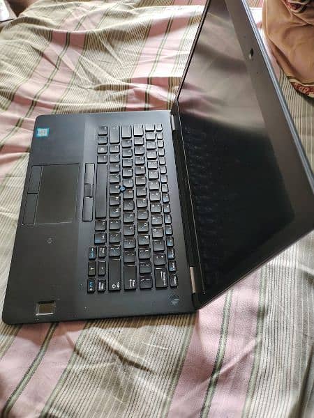 Dell Latitude E7470 0