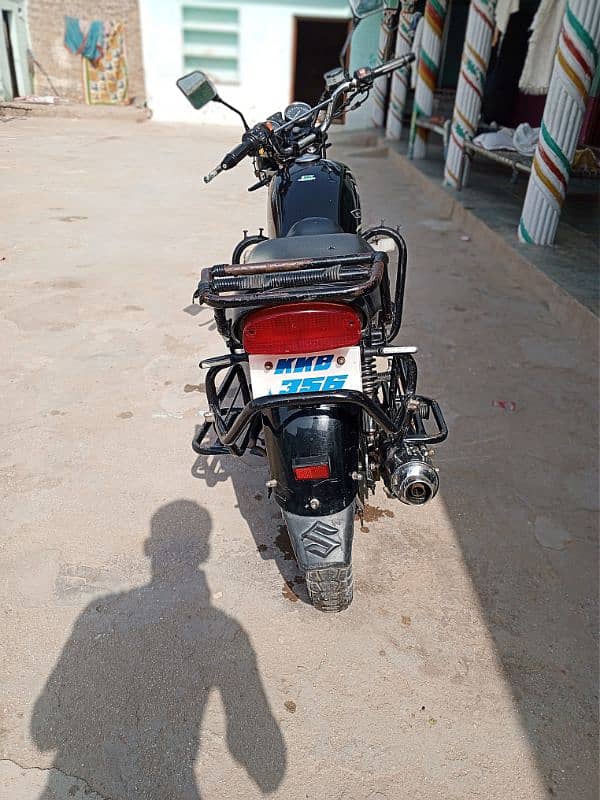 Suzuki 150 SE 1