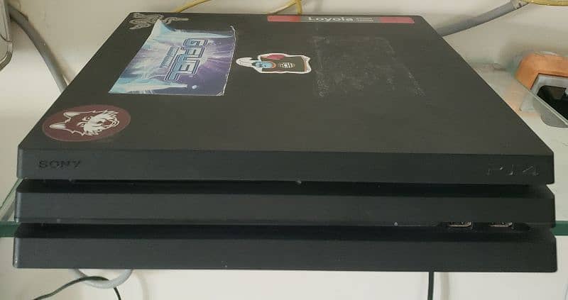 Ps4 pro 1tb in good condition with three games 0