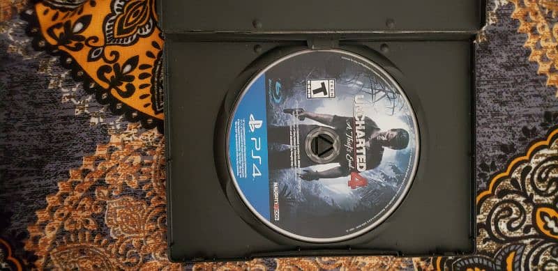 Ps4 pro 1tb in good condition with three games 4