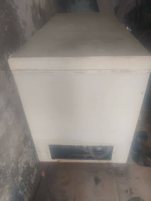 Waves coolbank deep freezer good condition 2