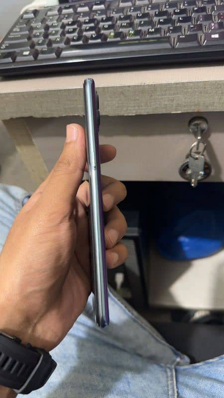 oppo f17 pro 5