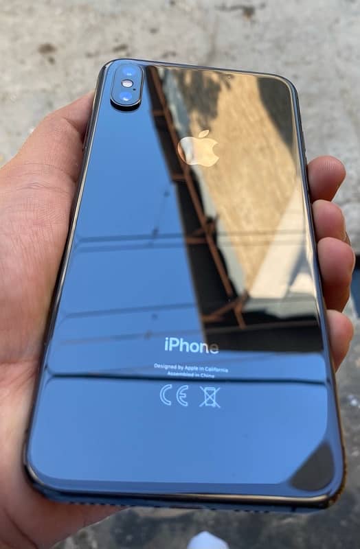 iPhone XS Max 1