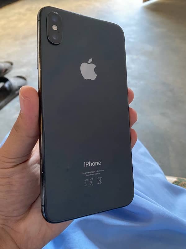 iPhone XS Max 4