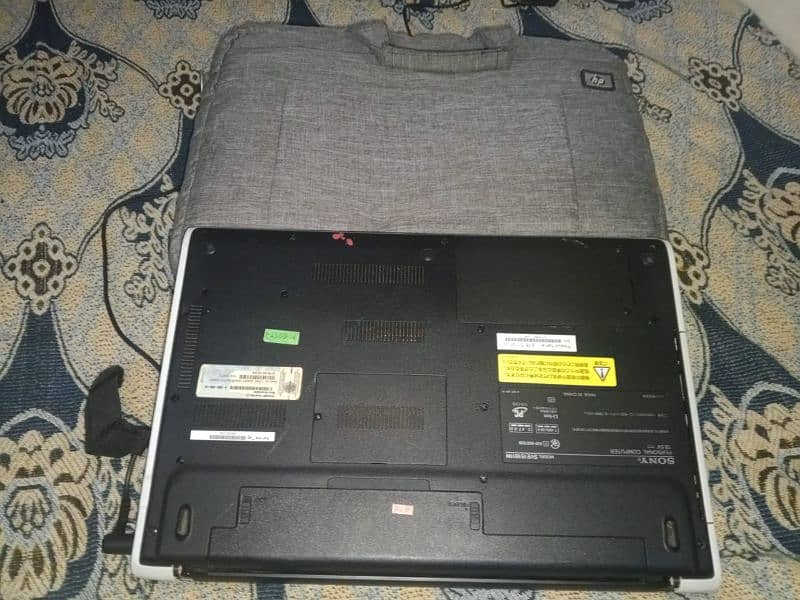 laptop 600 Gb Hard 4Gb Ram 2.30GHZ  1GB Graphics Sony Intel Pentium 3