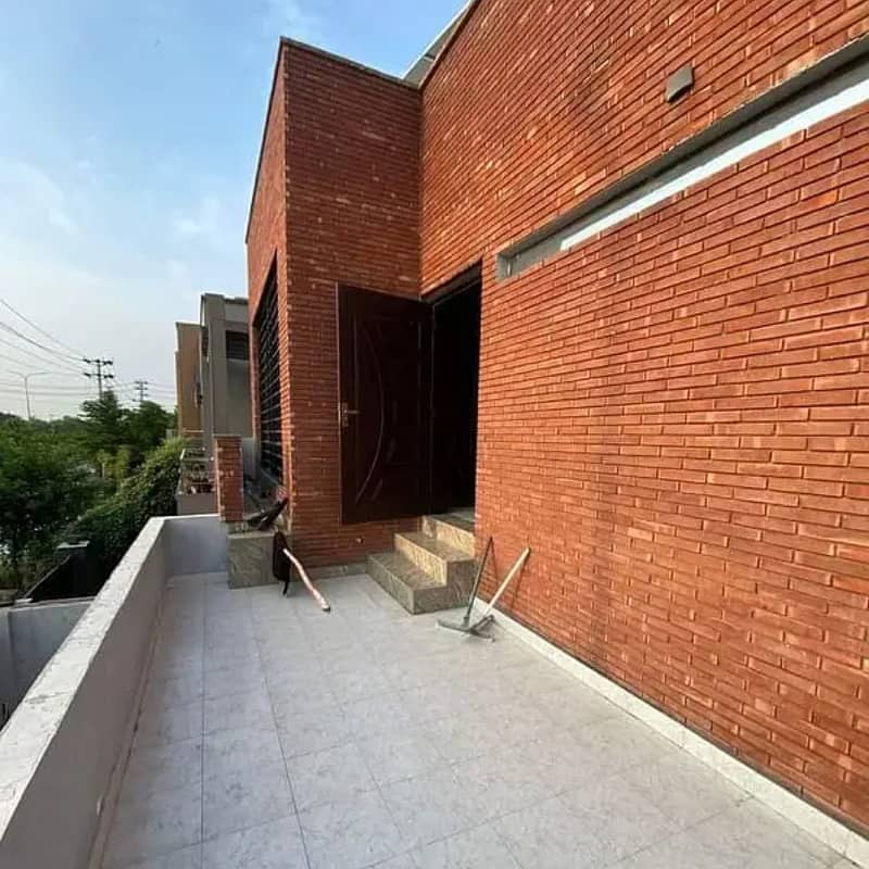 8.25 marla house for sale in paragon city lahore 3