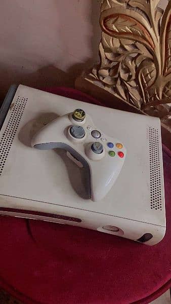 xbox 360 great condition,10/10 working + 1 wireless controller 0