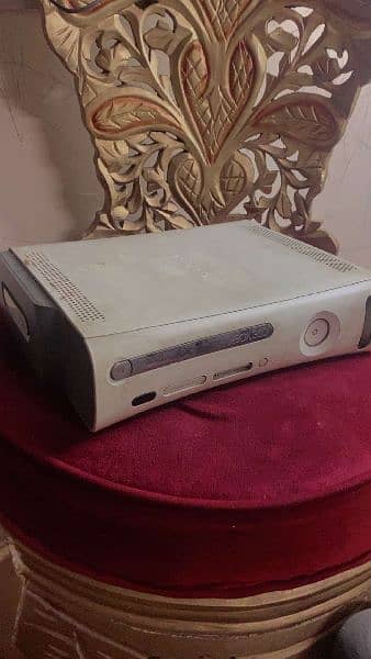 xbox 360 great condition,10/10 working + 1 wireless controller 1