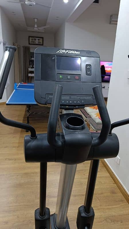 Life fitness 2020 model imported elliptical 1